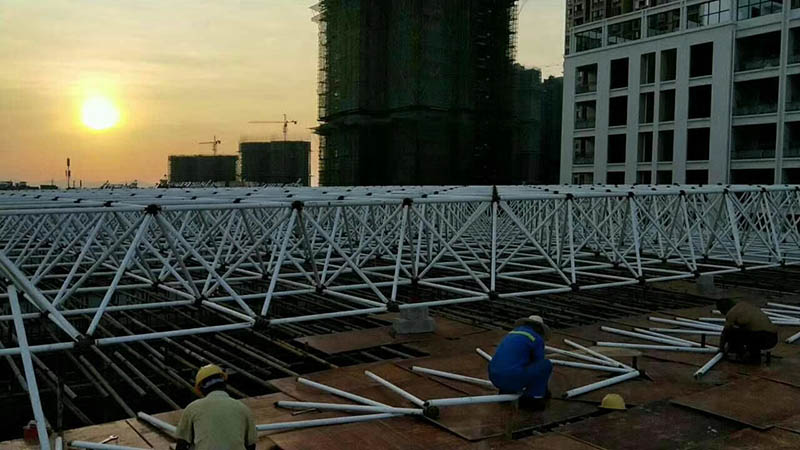 阳江螺栓球网架安装现场